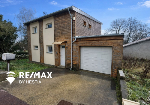 DONCOURT Maison de 2012 de 107m² ossature bois avec piscine & jardin