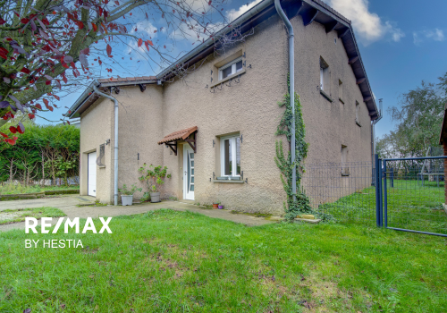 𝗗𝗢𝗡𝗖𝗢𝗨𝗥𝗧-𝗟𝗘𝗦-𝗖𝗢𝗡𝗙𝗟𝗔𝗡𝗦 – Maison individuelle avec vue sur les champs