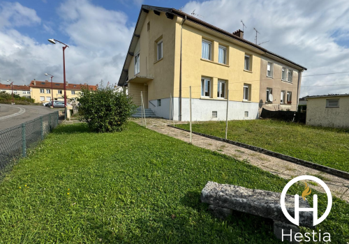 𝗟𝗔𝗕𝗥𝗬 appartement F3 avec entrée et jardin privatif